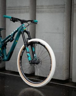 Onza Porcupine TRC 29x2.40 White Edition Faltreifen -Fahrrad Verkaufsladen DSC00519 1 2400x3000 1